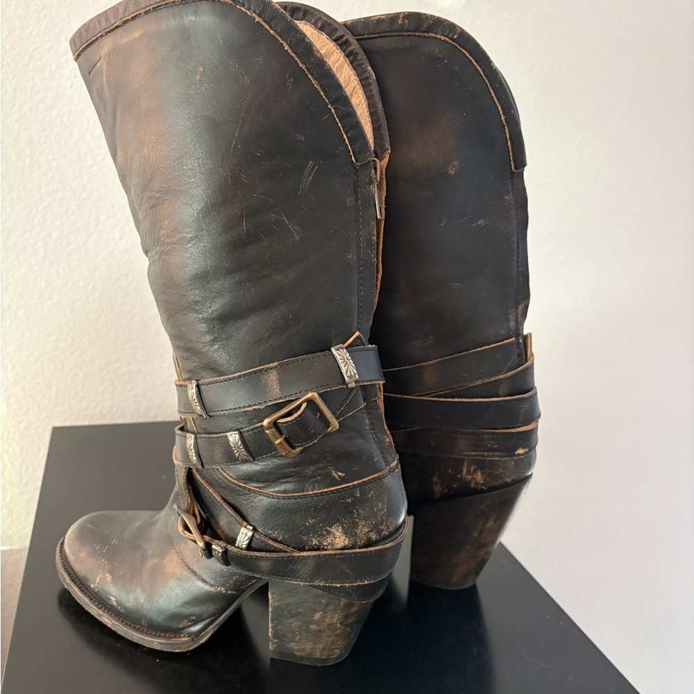 Freebird! Women’s Vintage Black Distressed Leather Mid-Calf Heeled Boots Size 9. - Picture 2 of 5